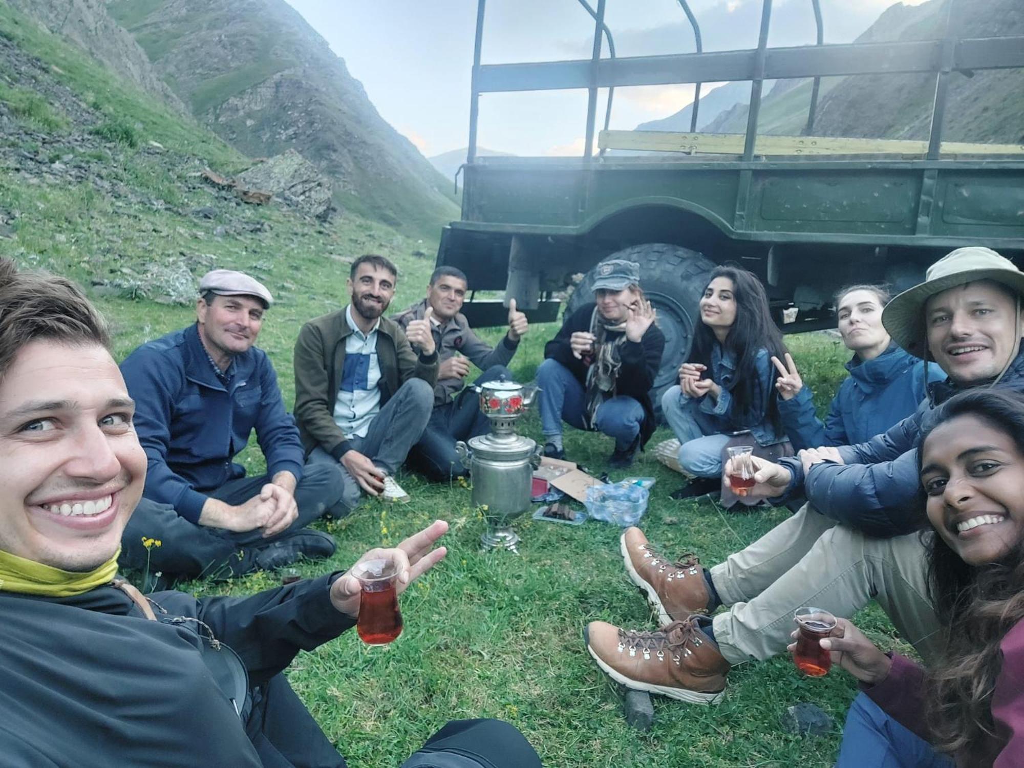 Xinaliq Khinalig Izzet'S Riverside Home Stay Eksteriør billede
