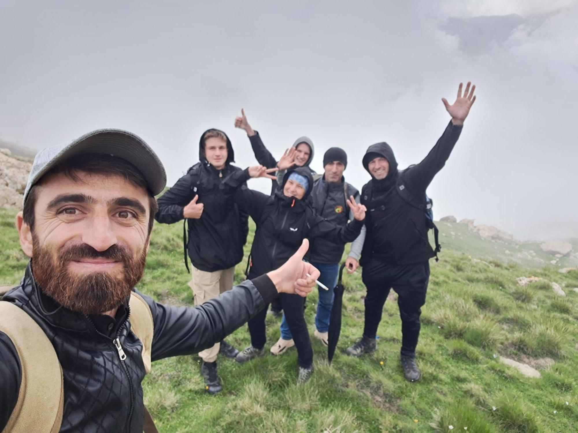 Xinaliq Khinalig Izzet'S Riverside Home Stay Eksteriør billede