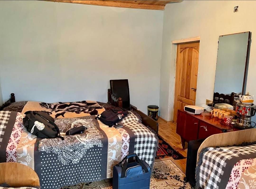 Xinaliq Khinalig Izzet'S Riverside Home Stay Eksteriør billede