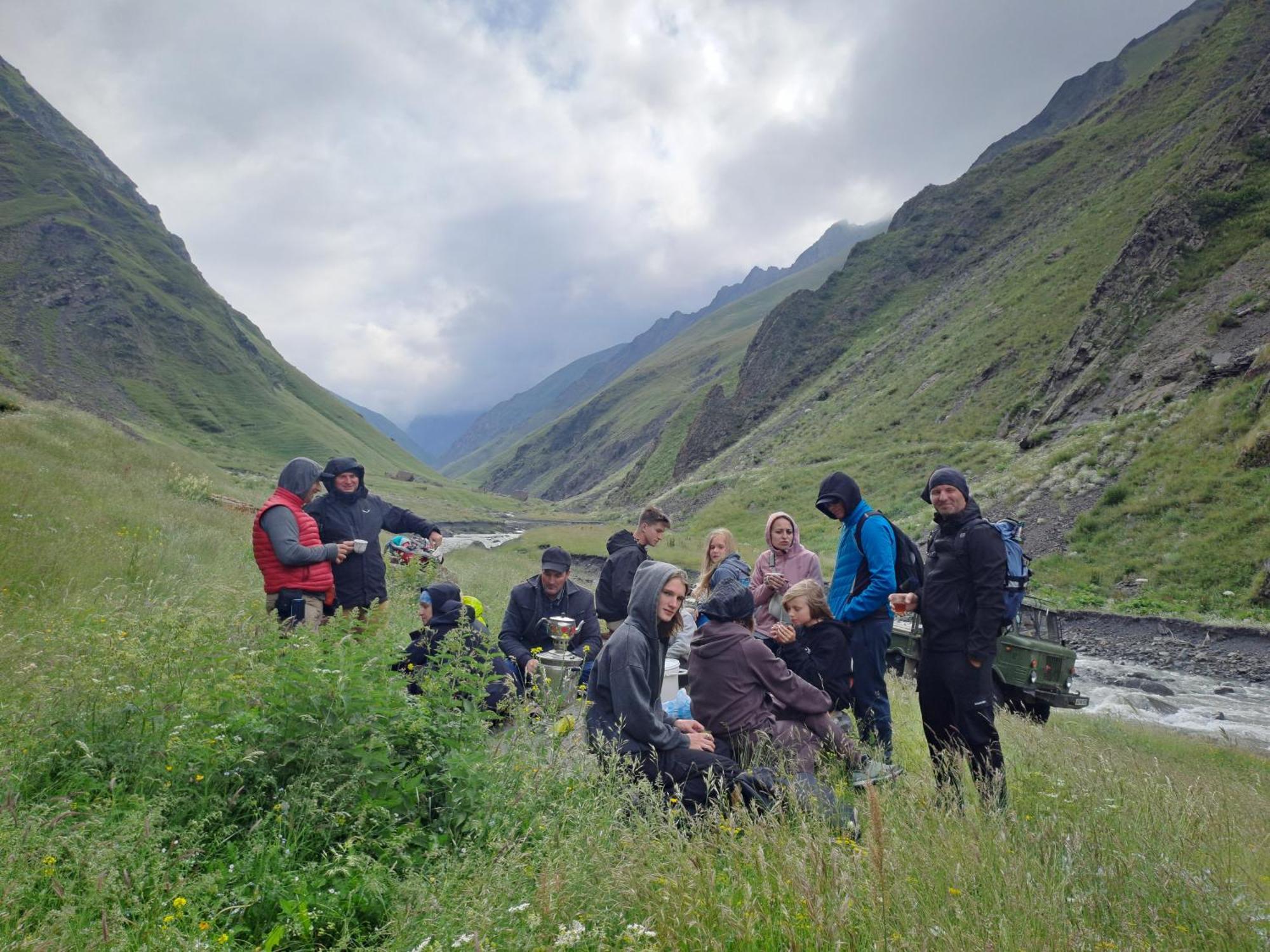 Xinaliq Khinalig Izzet'S Riverside Home Stay Eksteriør billede